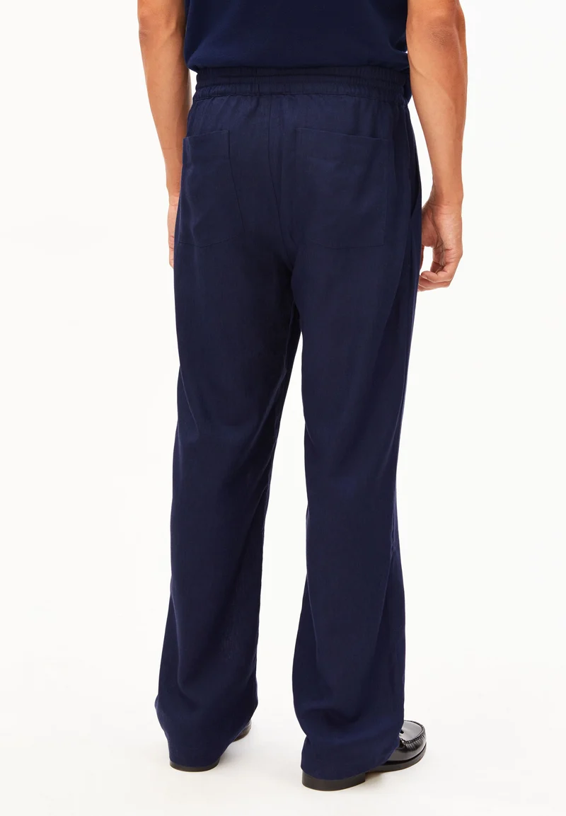 LUKAA LINO HOSE | tinted navy