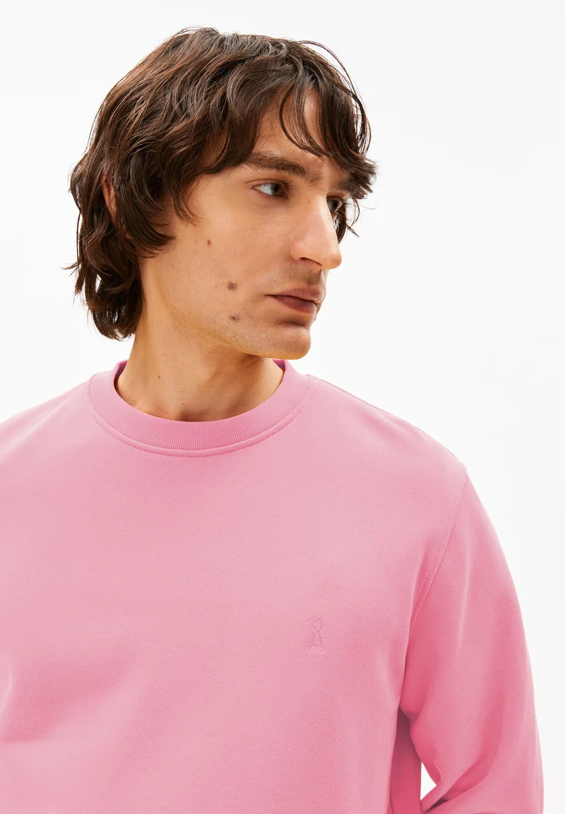 BAARO LOOP SWEATSHIRT | washed berry
