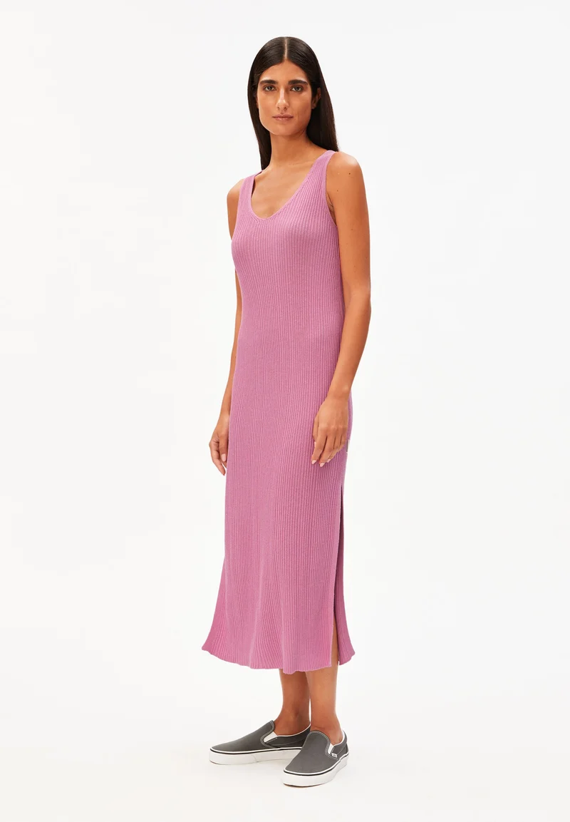 LEINEN-MIX STRICKKLEID | washed berry