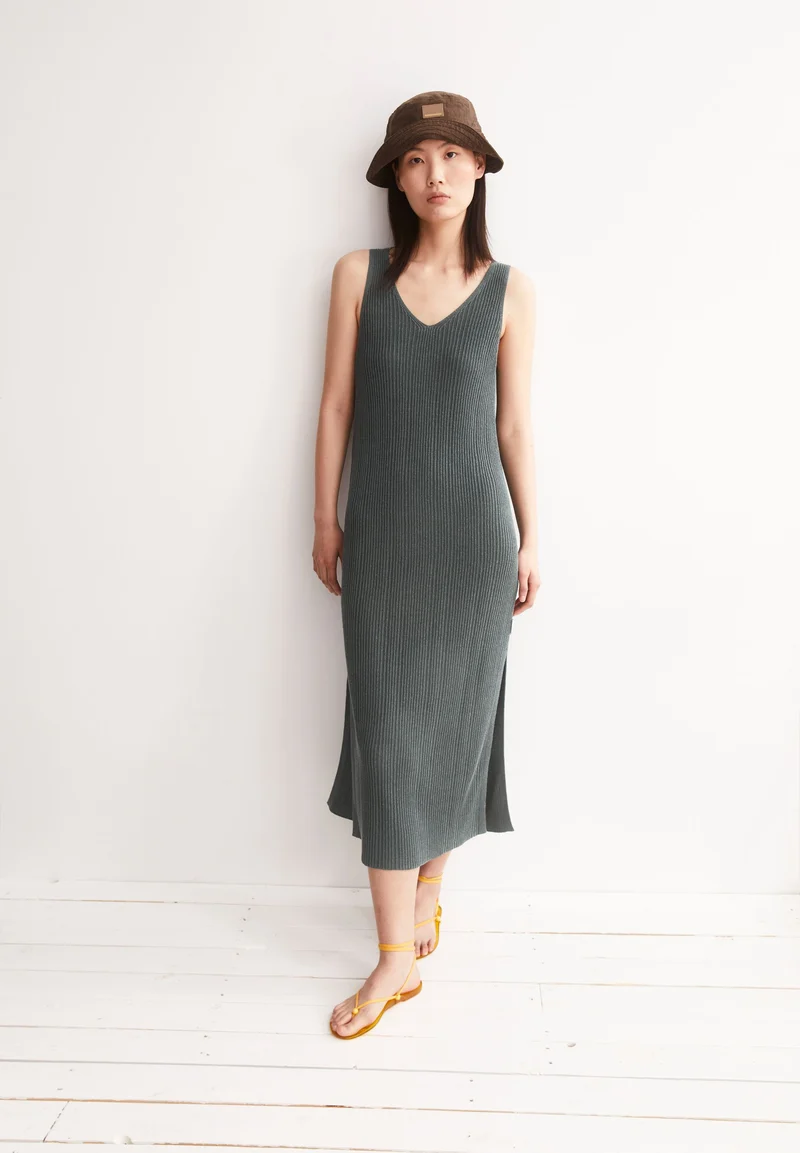 LEINEN-MIX STRICKKLEID | space steel
