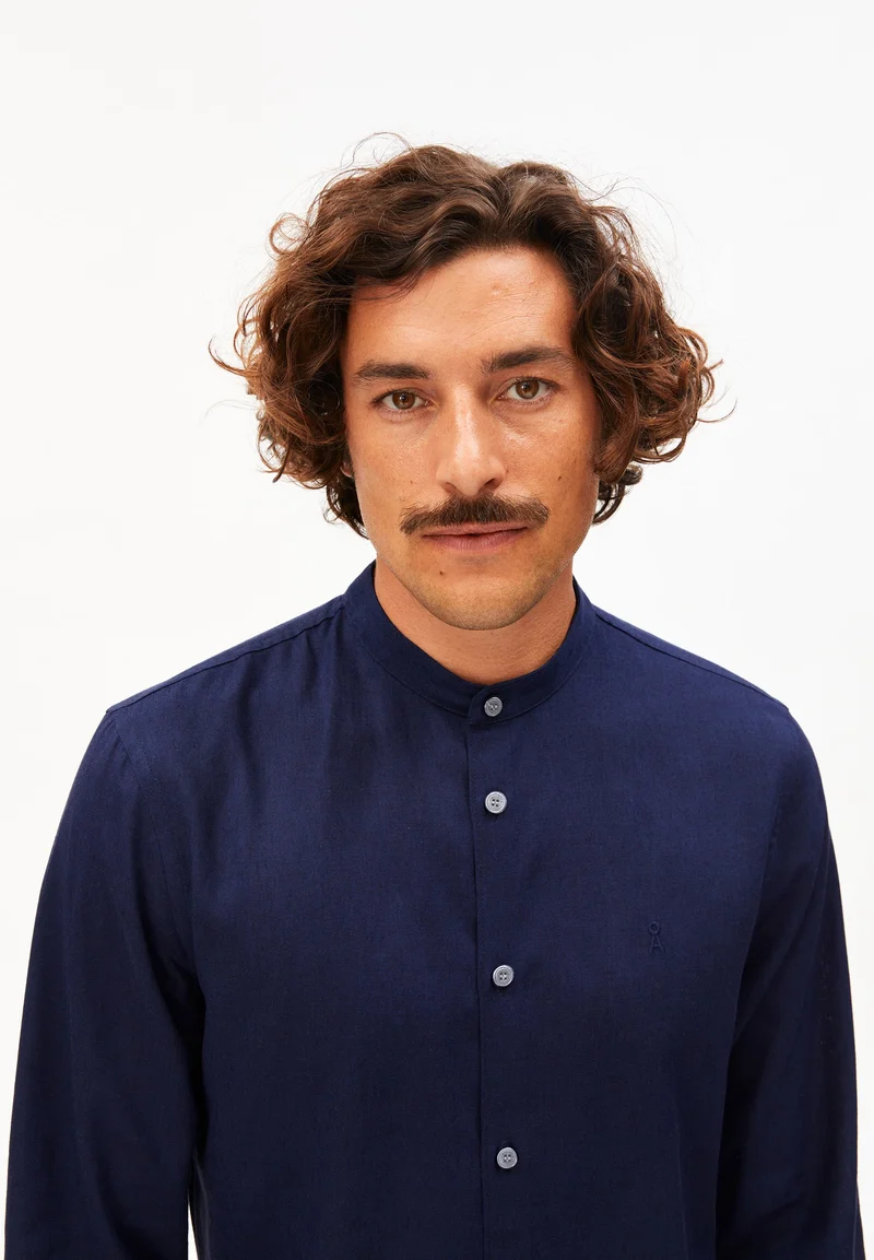 VAALERONIMUS LEINEN-HEMD | tinted navy