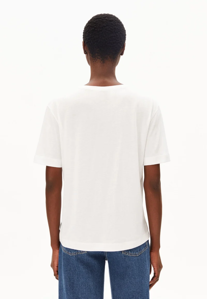 V-NECK T-SHIRT | white