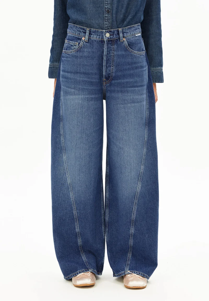 AALTHEA MID WAIST BARREL JEANS | fade
