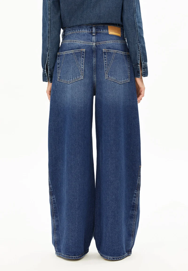 AALTHEA MID WAIST BARREL JEANS | fade