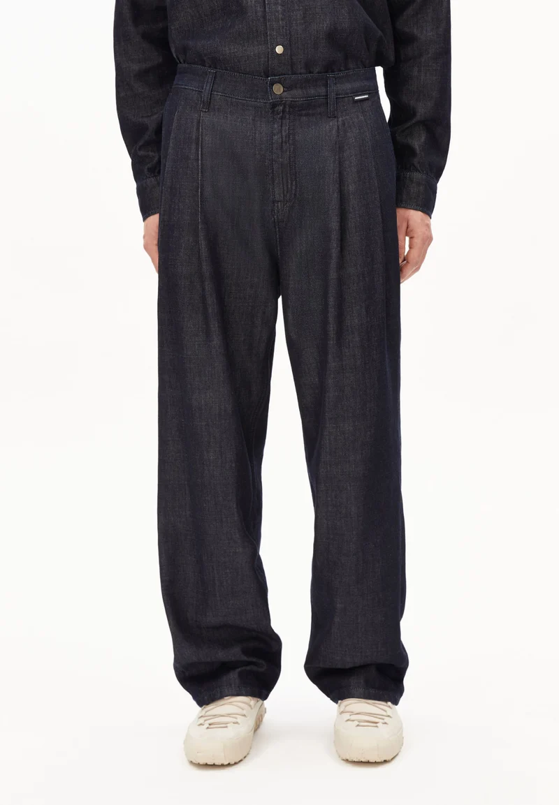 TAILORED DENIM PANT