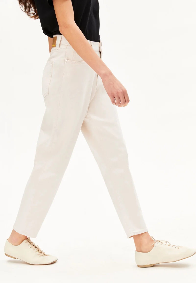 MAIRAA HIGH WAIST MOM JEANS | undyed