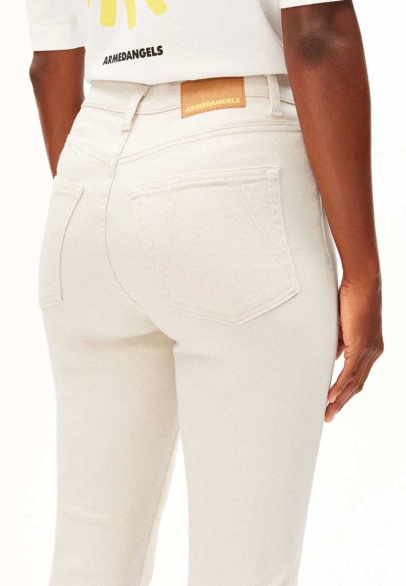 LEJAANI HIGH WAIST SLIM JEANS | undyed
