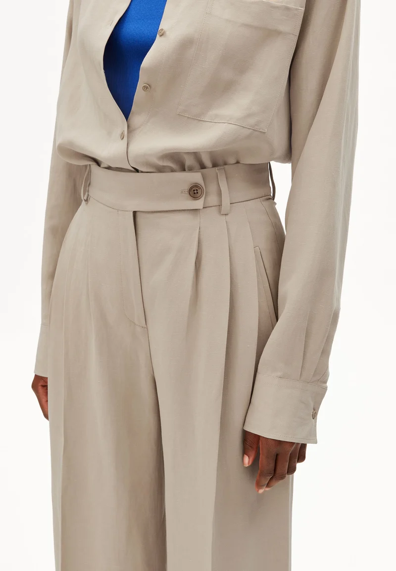 KAAYUA LEINENHOSE | sandstone