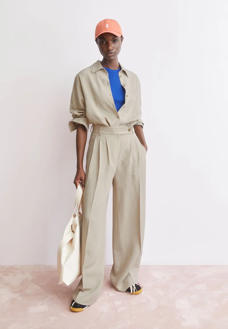 KAAYUA LEINENHOSE | sandstone