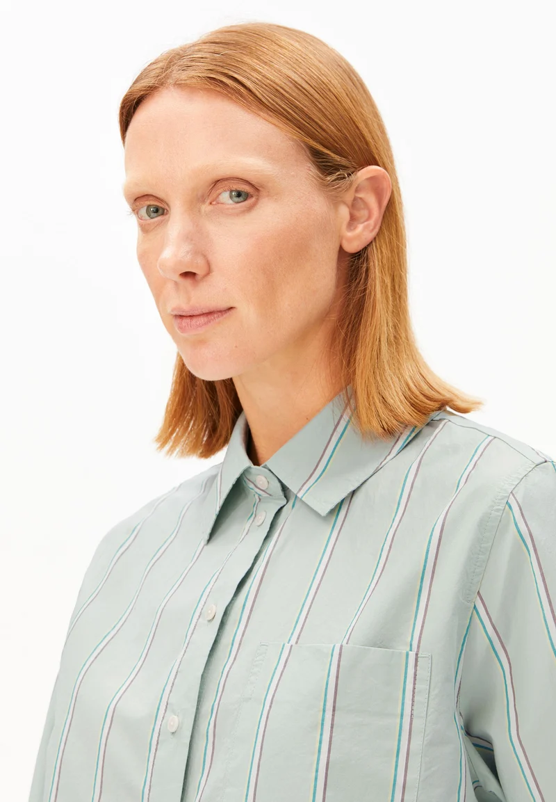 GESTREIFTE WEITE POPLIN BLUSE | foam-pool green