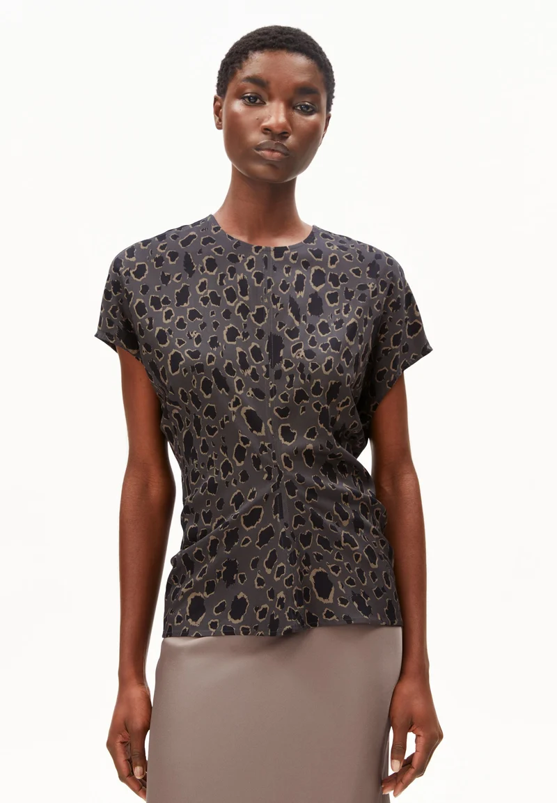 LEO-FLEDERMAUSÄRMEL-BLUSE | dark steel-black