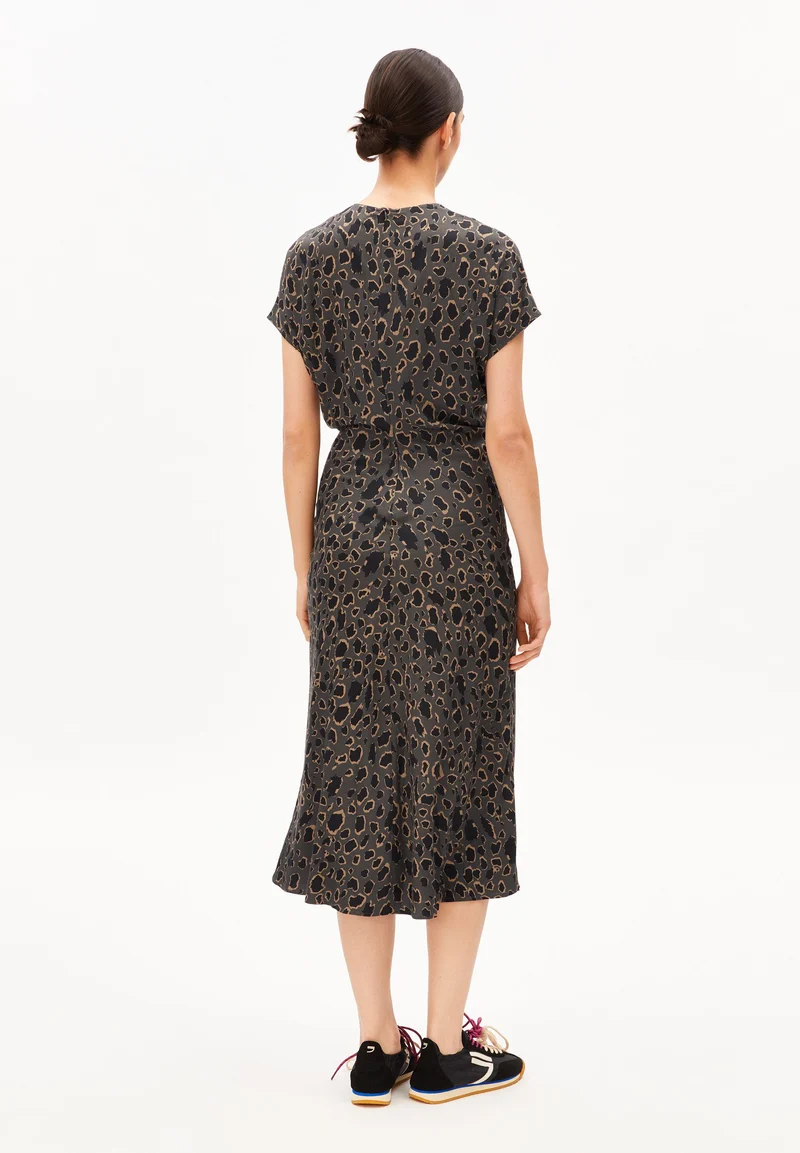 LEO-FLEDERMAUSÄRMEL MIDI-KLEID | dark steel-black