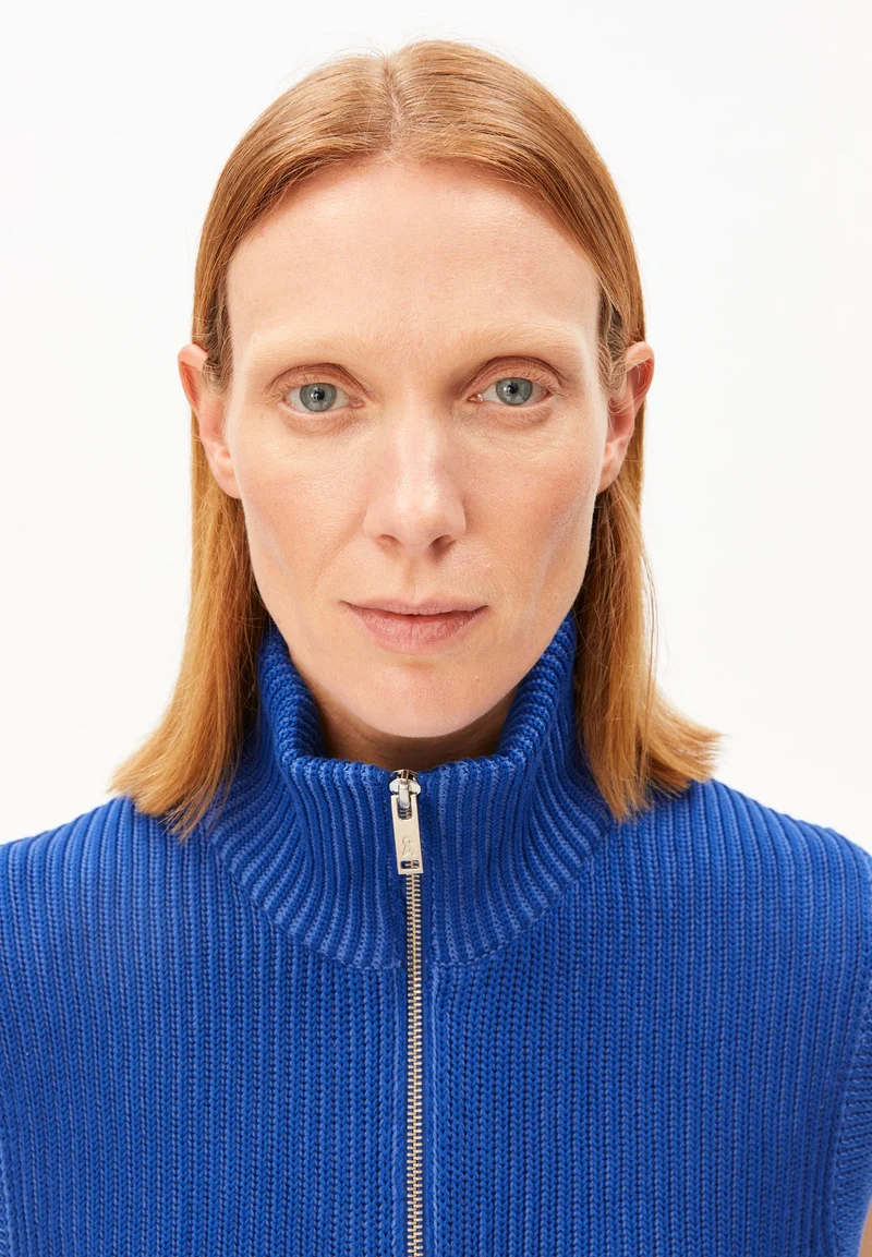 VANISÉ PULLUNDER | dynamo blue-light dynamo blue