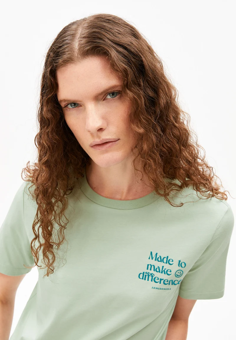 LUALAA EMBRO T-SHIRT | foam