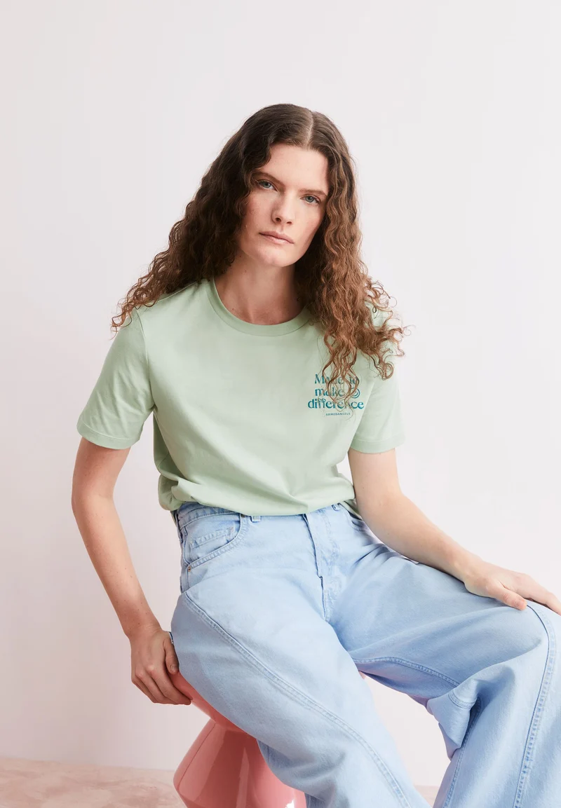 LUALAA EMBRO T-SHIRT | foam