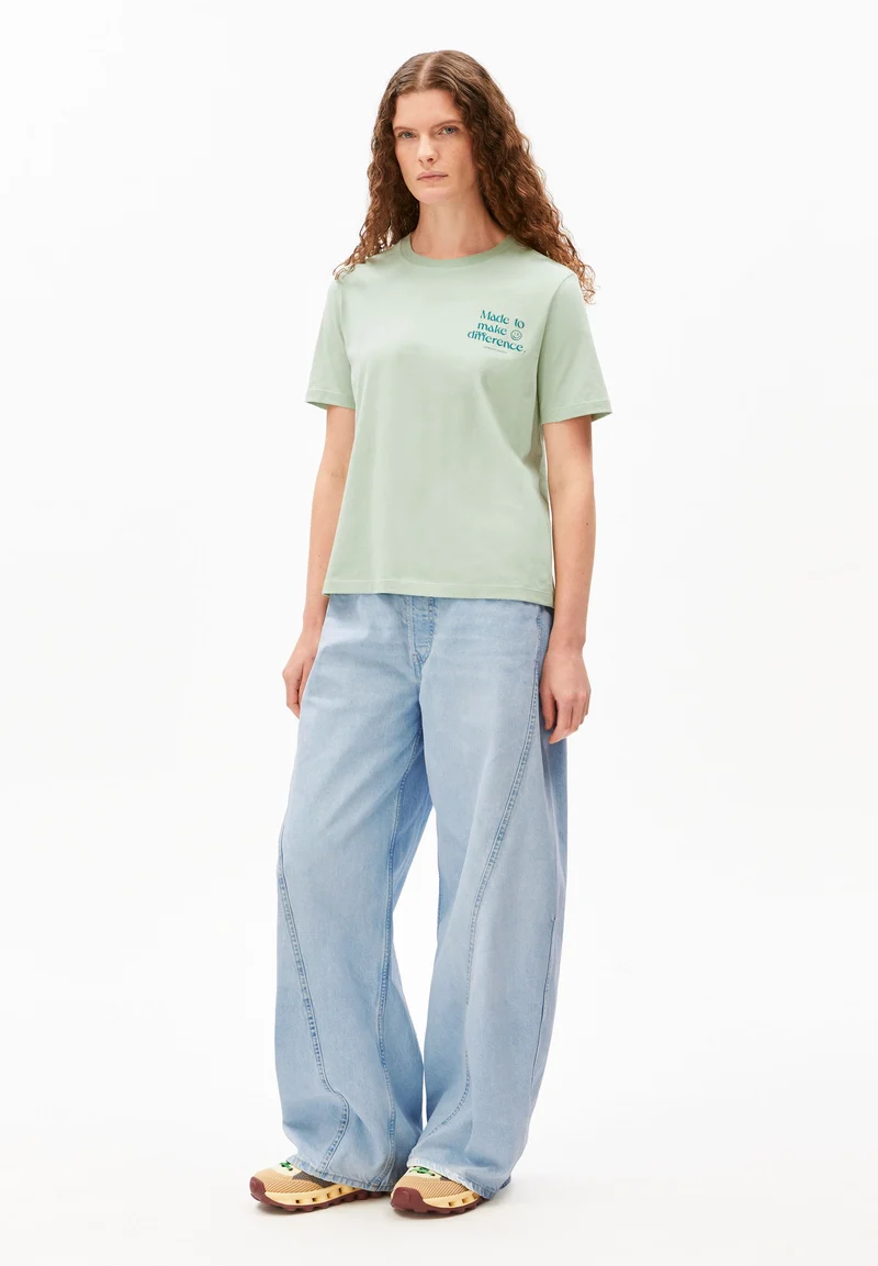 LUALAA EMBRO T-SHIRT | foam