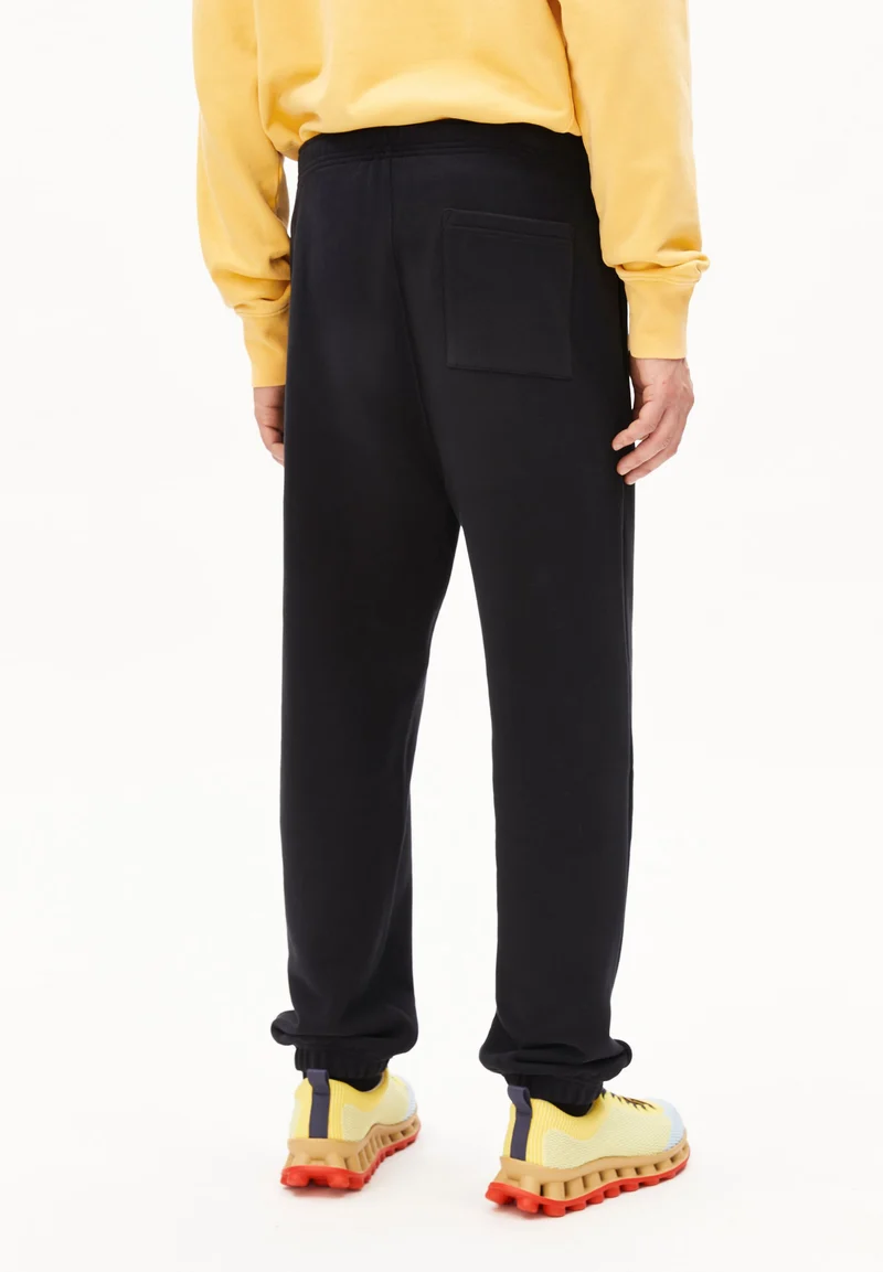 BAASTI LOOP SWEATHOSE | black