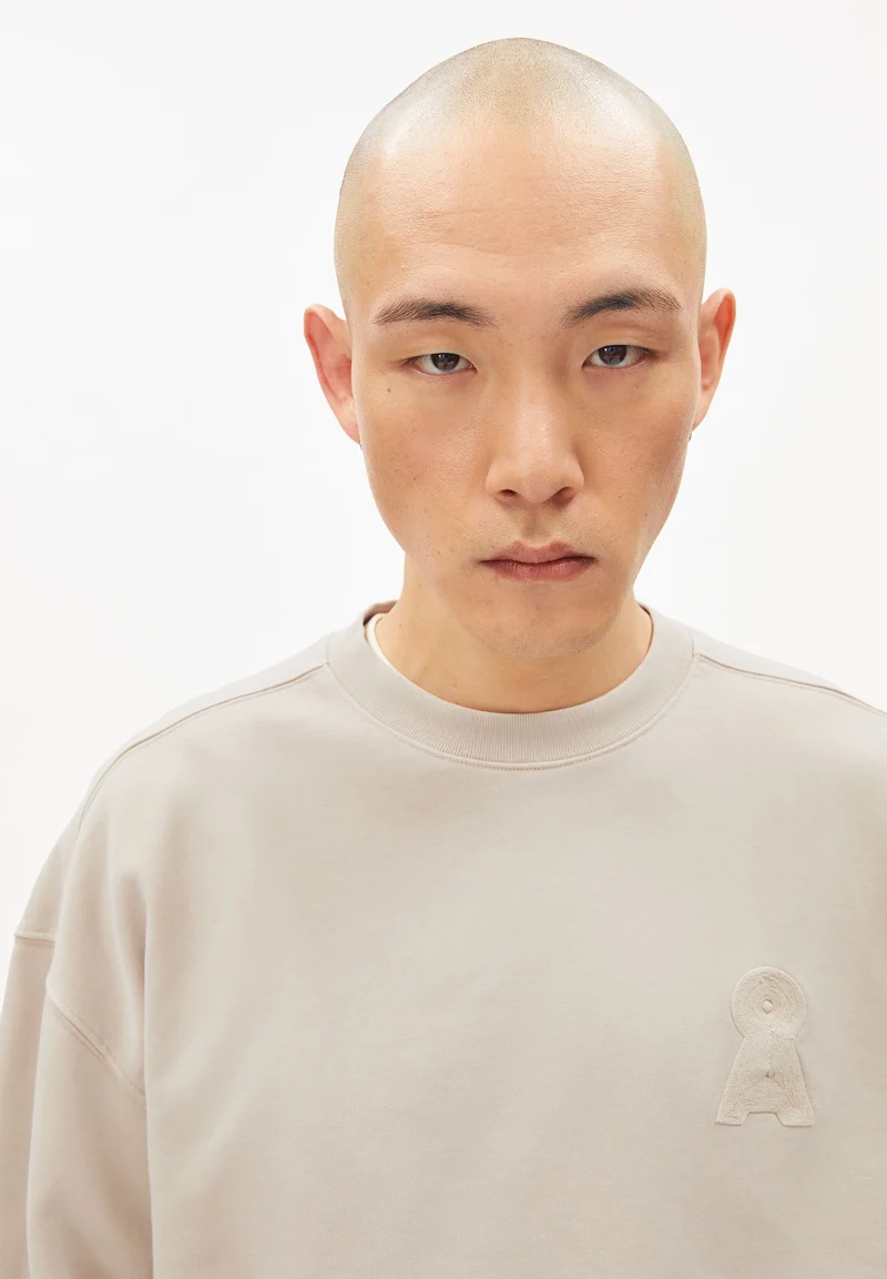 ICONIC Å GMT DYE SWEATSHIRT | sand stone washed