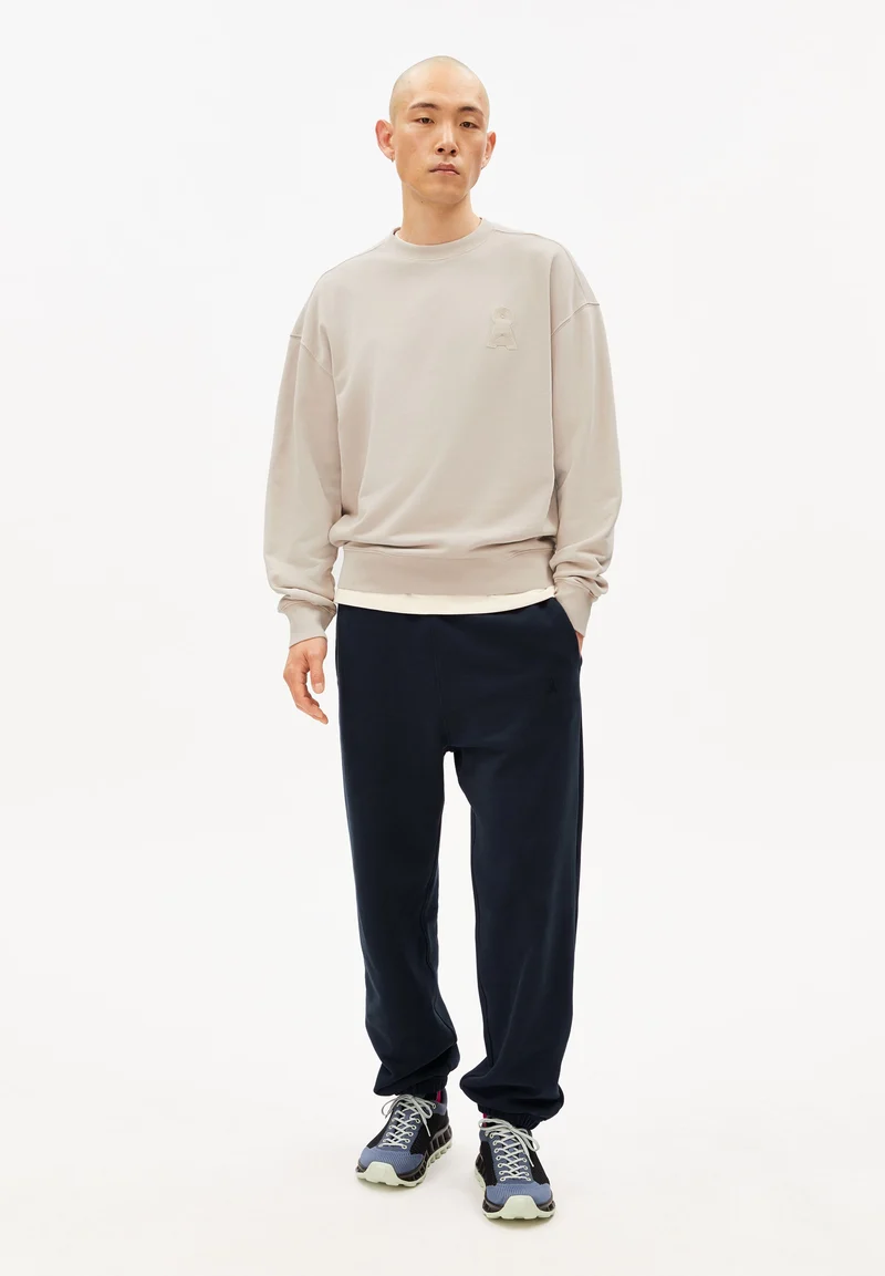 ICONIC Å GMT DYE SWEATSHIRT | sand stone washed
