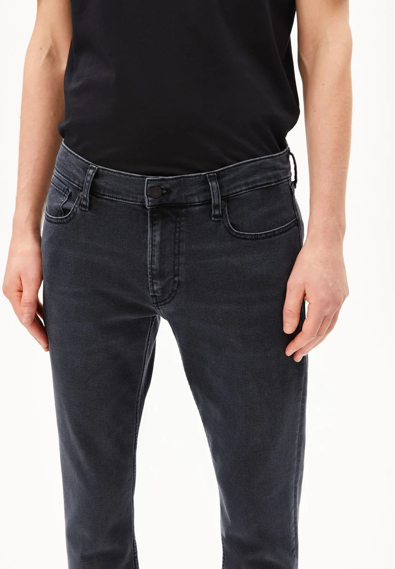 IAAN SLIM JEANS | smoked