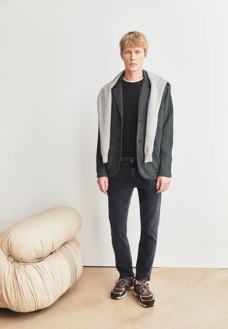 IAAN SLIM JEANS | smoked
