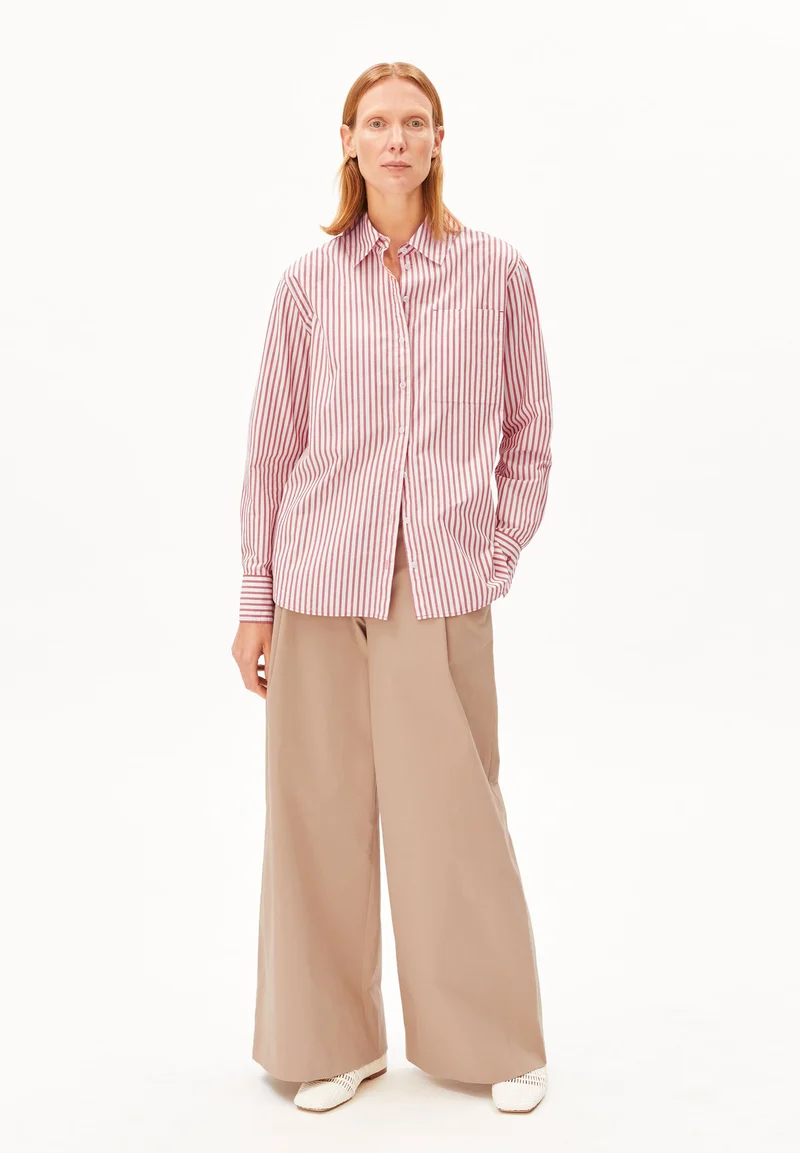 GESTREIFTE WEITE POPLIN BLUSE | oatmilk-mars red
