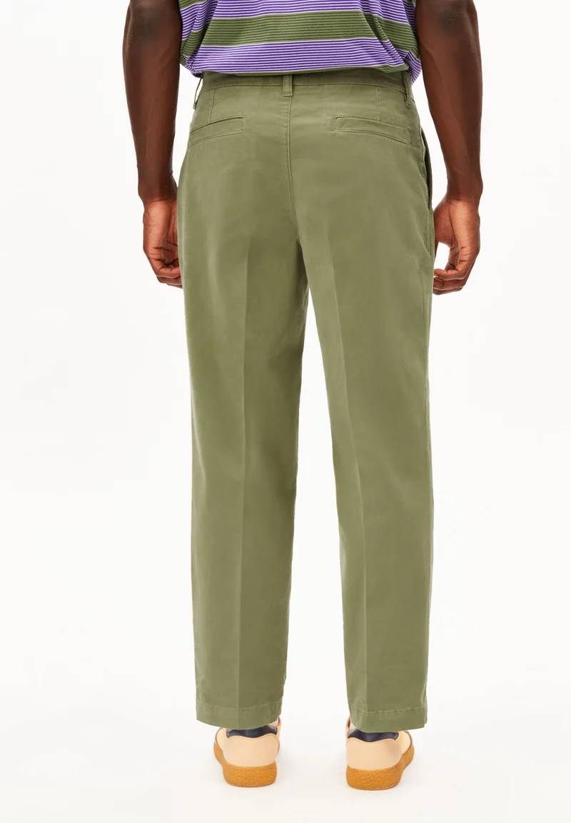 TAAMIR PLISSIERTE CHINOHOSE | fatigue green