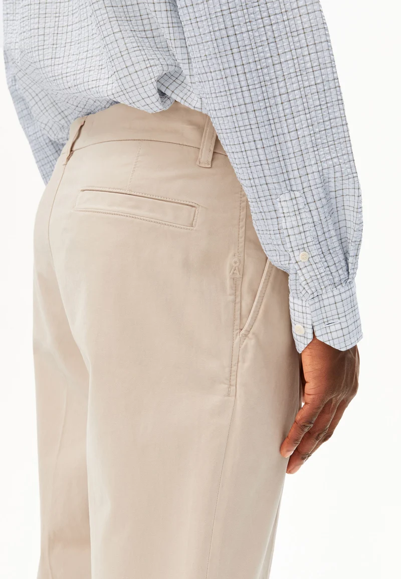TAAMIR PLISSIERTE CHINOHOSE | sandstone