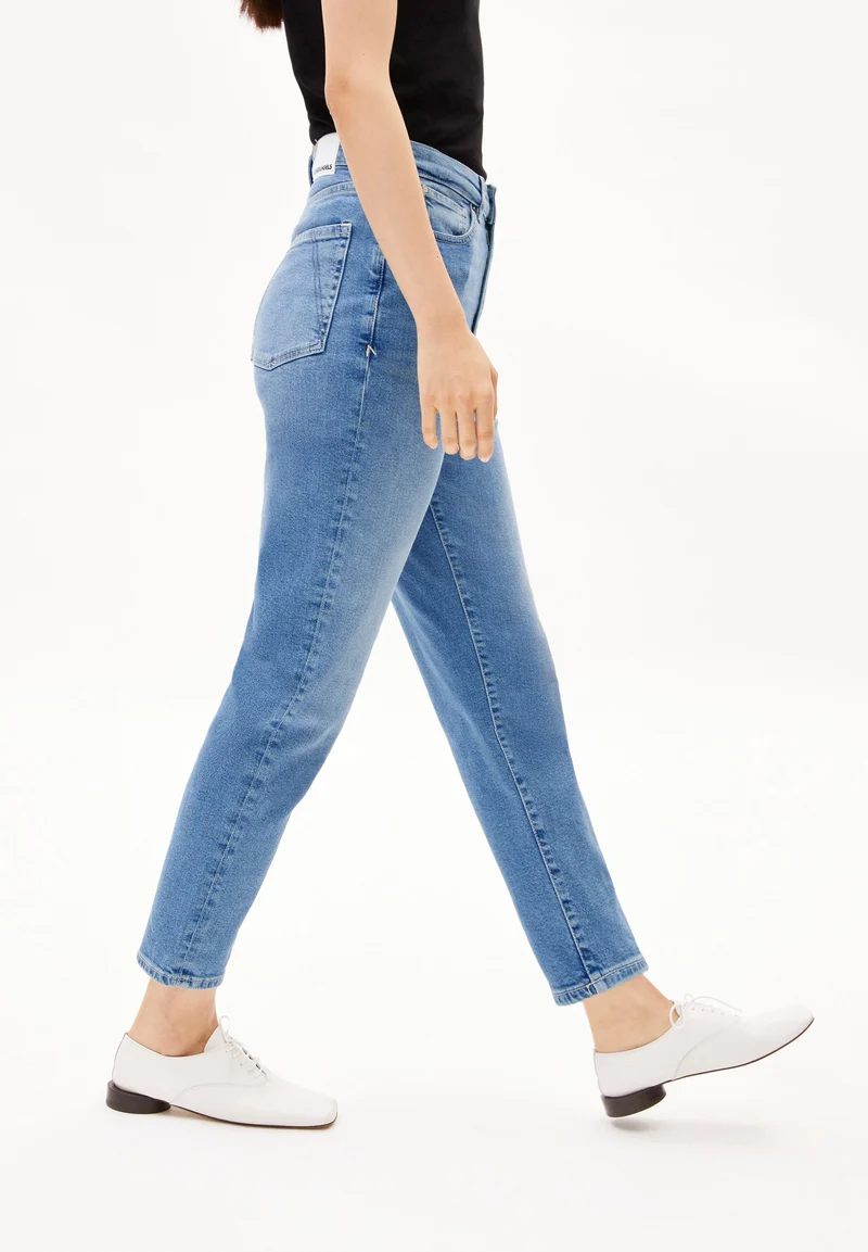 MAIRAA HIGH WAIST MOM JEANS | herse
