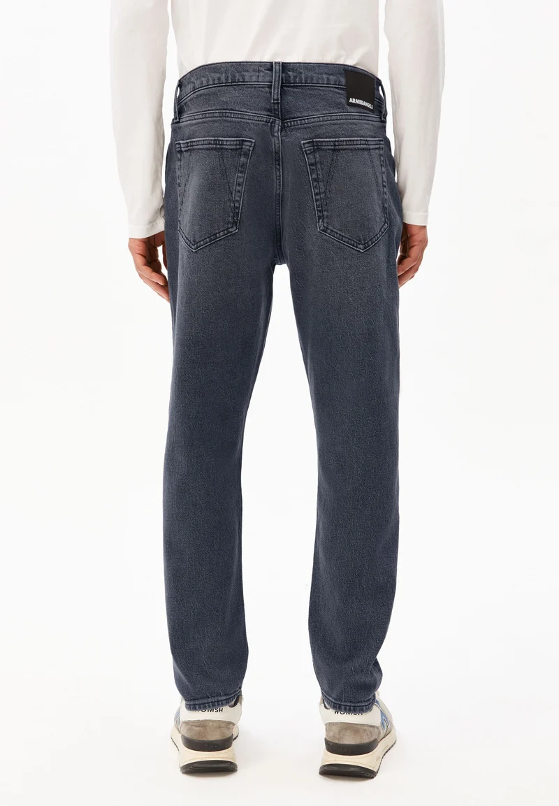 MAAKX RELAXED TAPERED JEANS | cadria