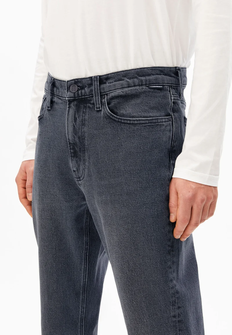 MAAKX RELAXED TAPERED JEANS | cadria