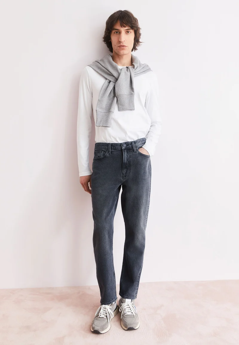 MAAKX RELAXED TAPERED JEANS | cadria