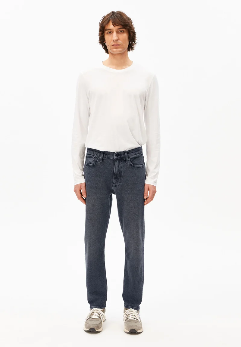 MAAKX RELAXED TAPERED JEANS | cadria