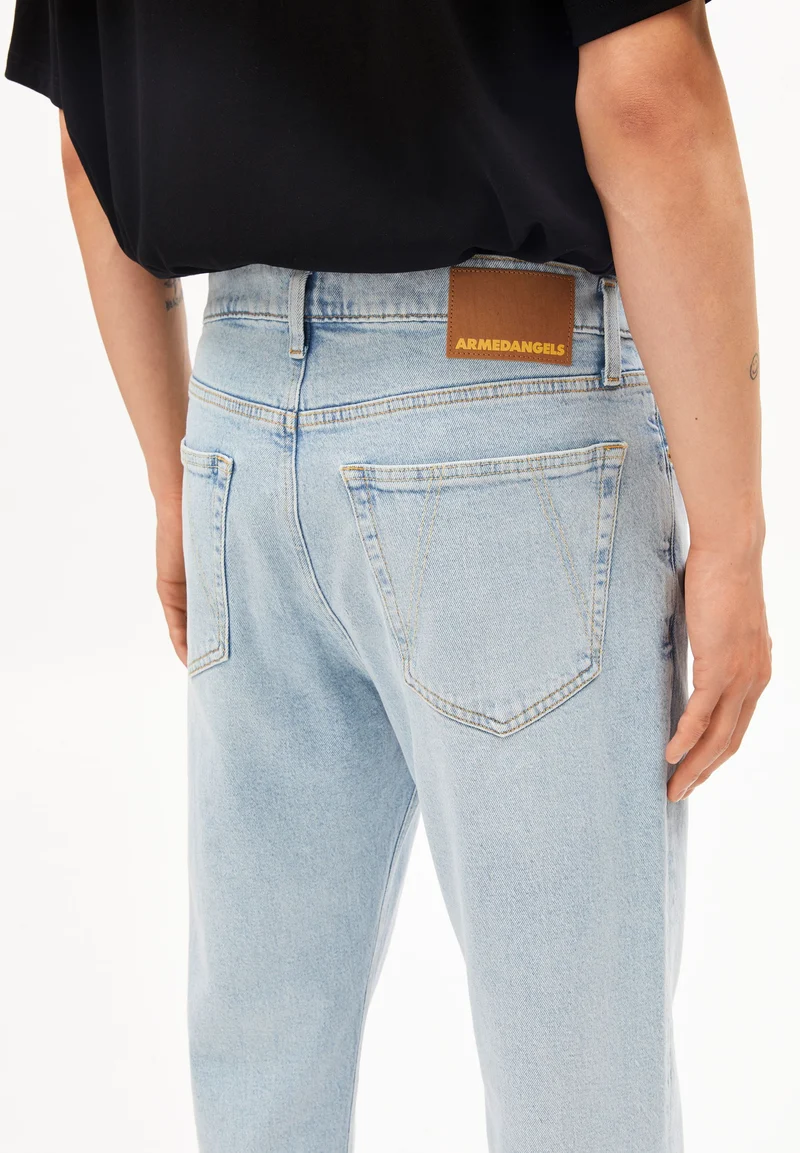 MAAKX RELAXED TAPERED JEANS | eman
