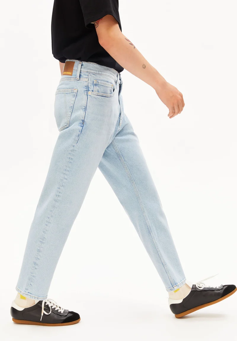MAAKX RELAXED TAPERED JEANS | eman