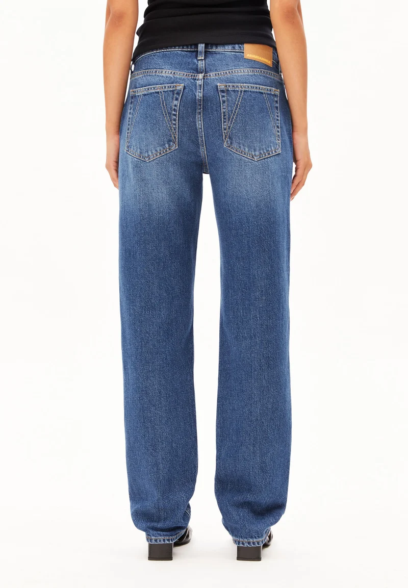 AAVELINE MID WAIST STRAIGHT JEANS | fade