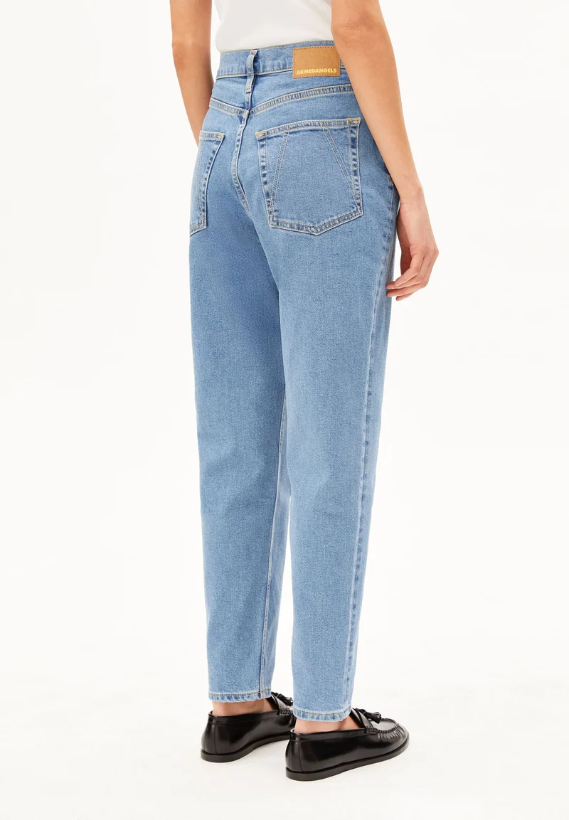 MAIRAA HIGH WAIST MOM JEANS | europie
