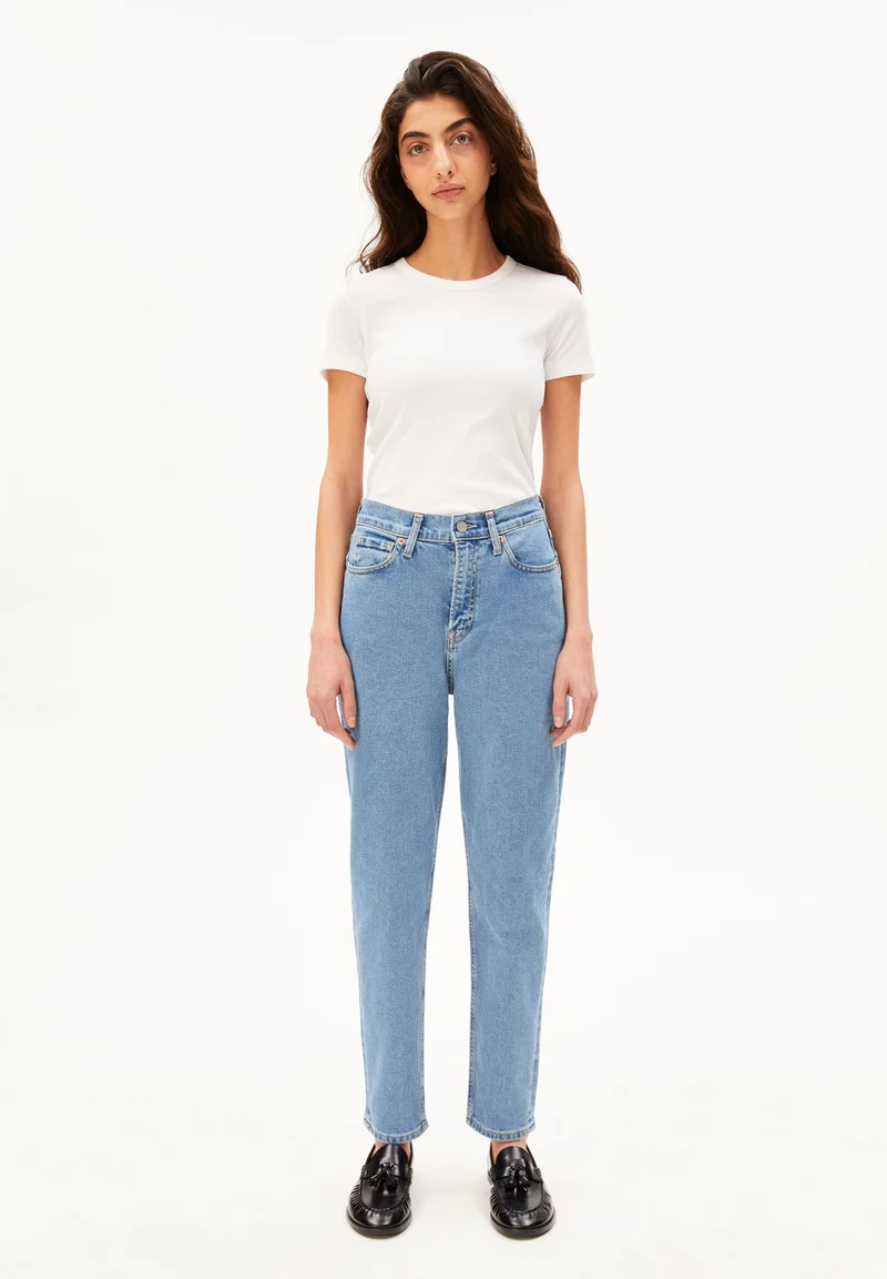 MAIRAA HIGH WAIST MOM JEANS | europie