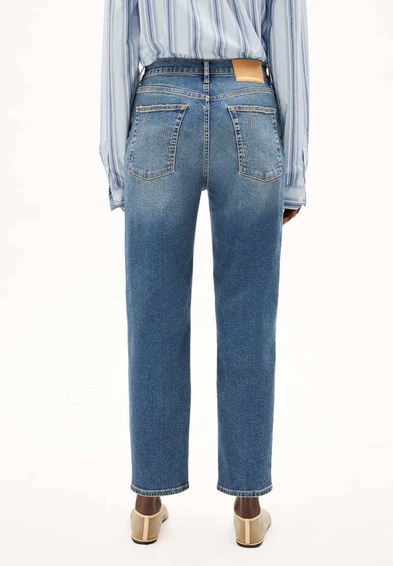 MAIRAA HIGH WAIST MOM JEANS | callisto