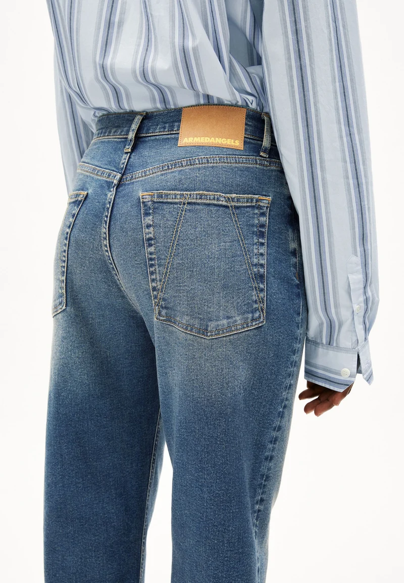 MAIRAA HIGH WAIST MOM JEANS | callisto