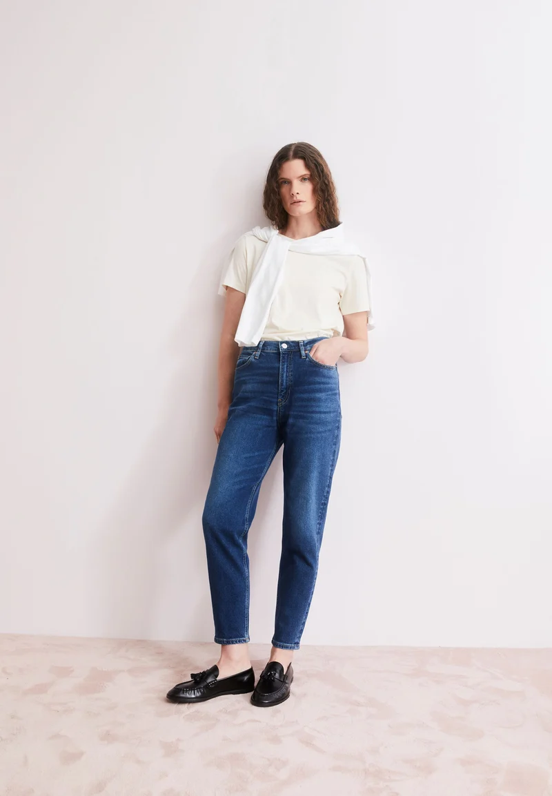 MAIRAA HIGH WAIST MOM JEANS | carme