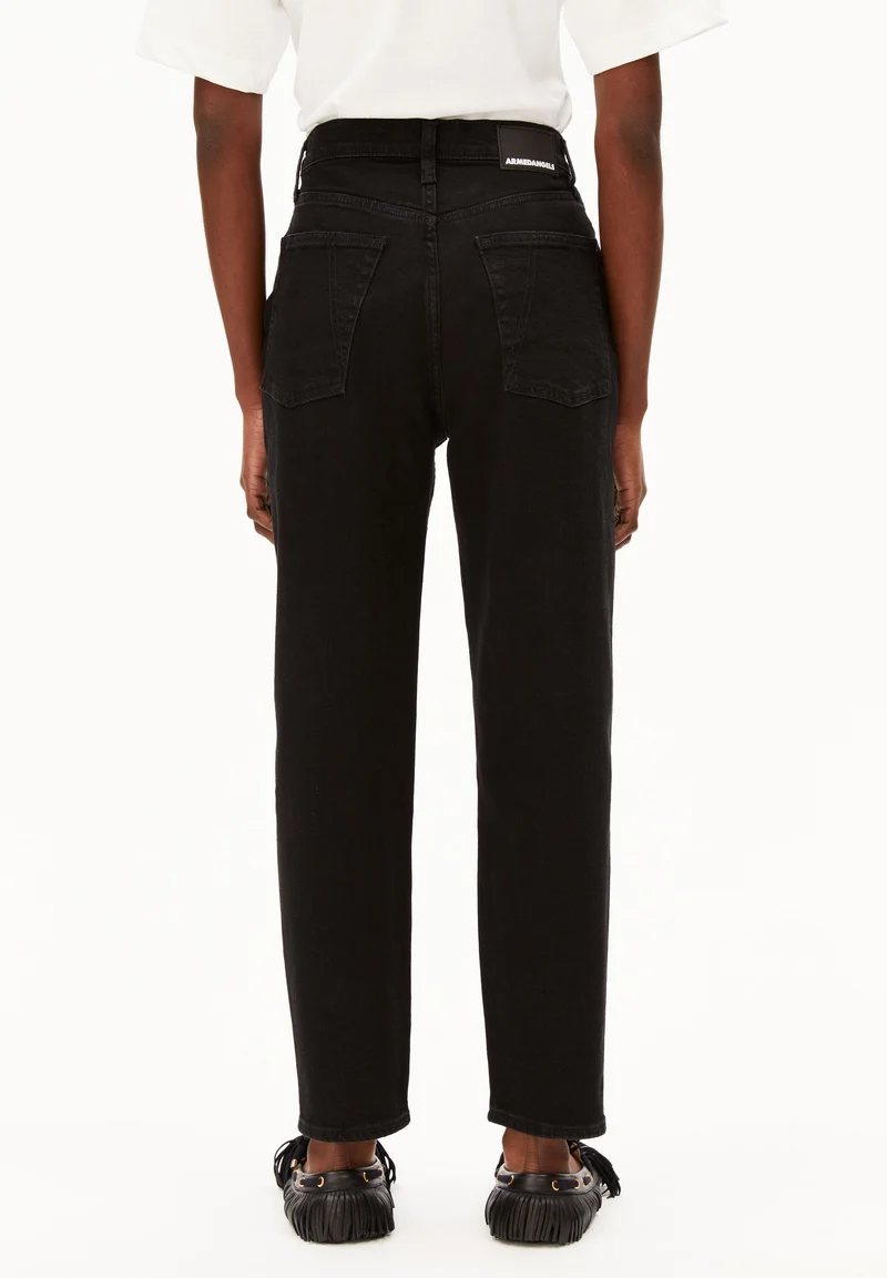 MAIRAA HIGH WAIST MOM JEANS | black