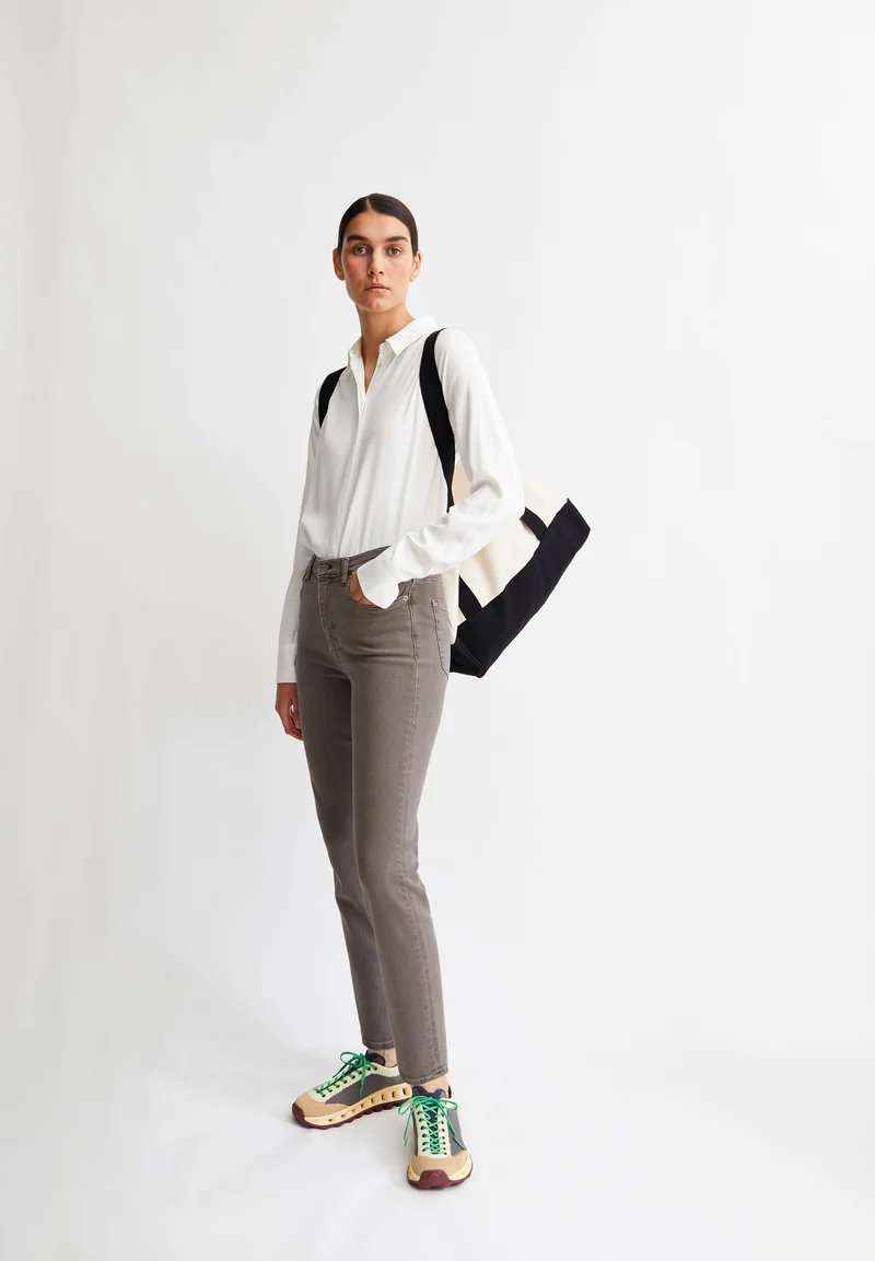 LEJAANI HIGH WAIST SLIM JEANS | walnut cream
