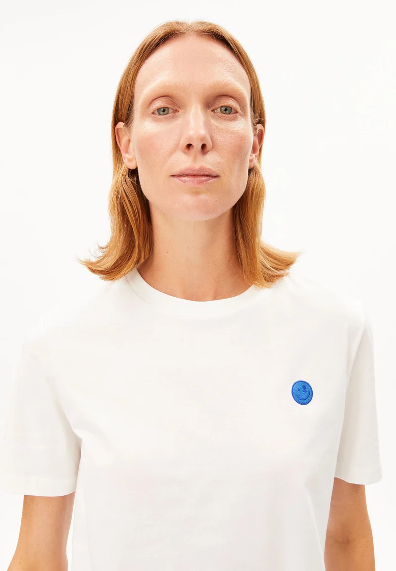 LUALAA EMBRO T-SHIRT | white