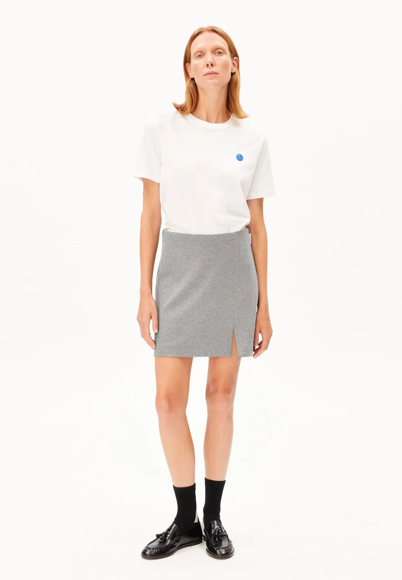 LUALAA EMBRO T-SHIRT | white