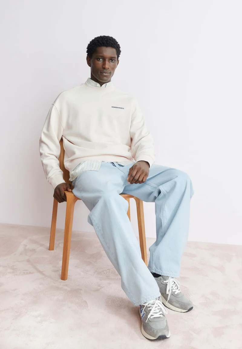 EMAAL OUTGROWN SWEATSHIRT | pure