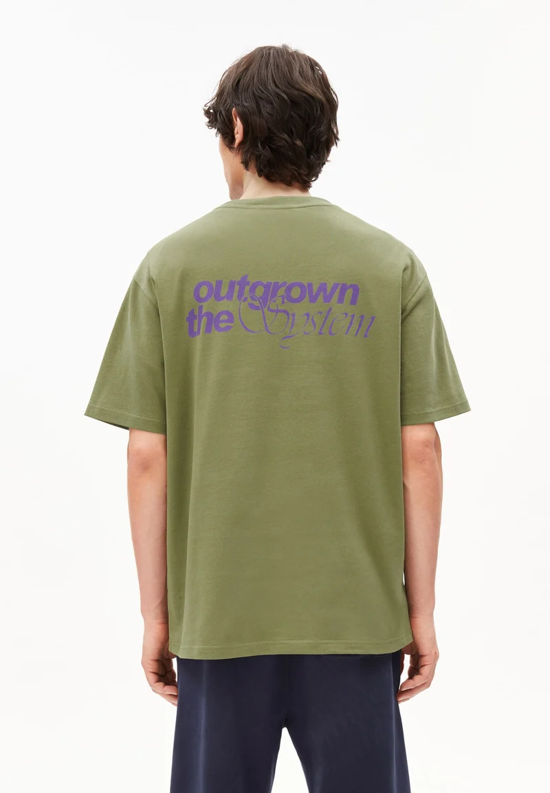 MAARKOS OUTGROWN T-SHIRT | fatigue green