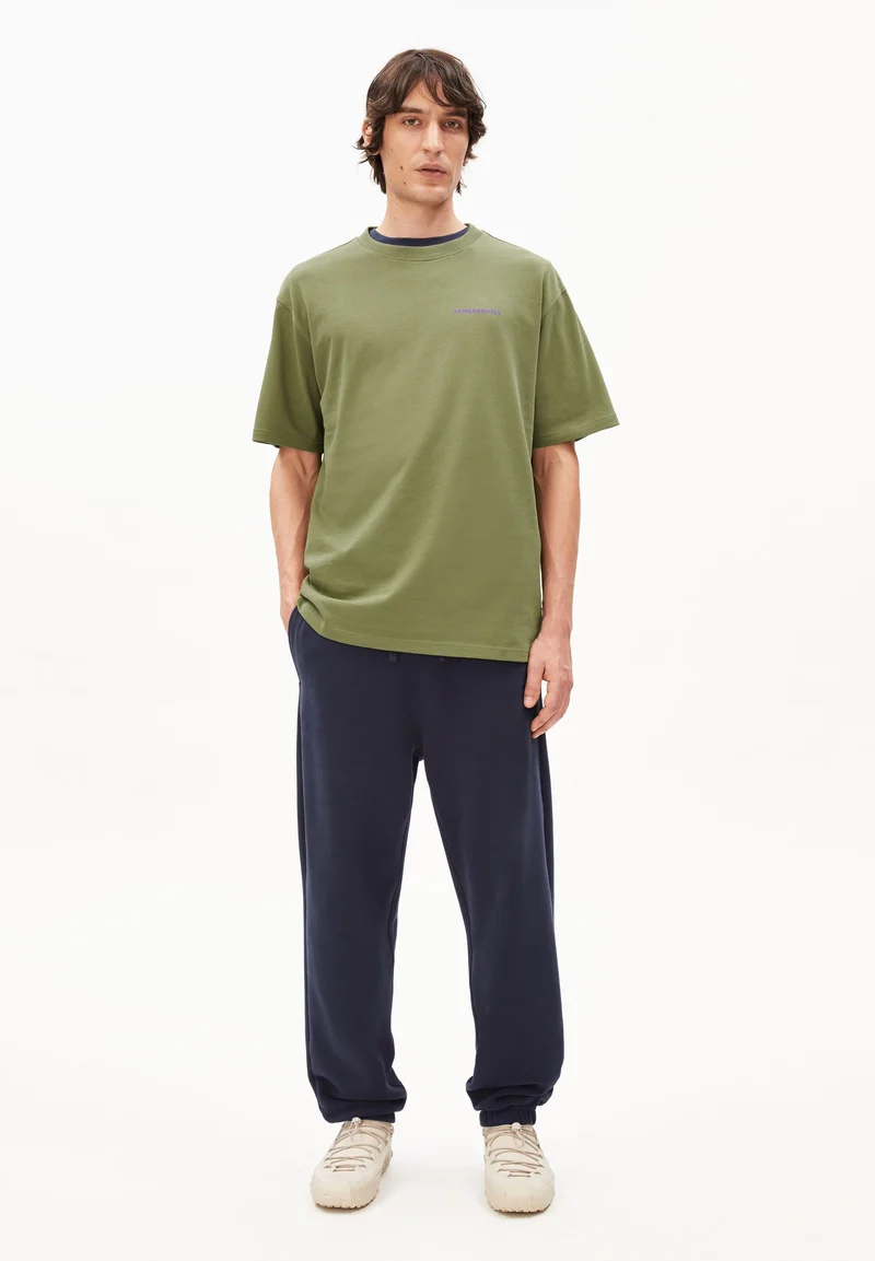 MAARKOS OUTGROWN T-SHIRT | fatigue green