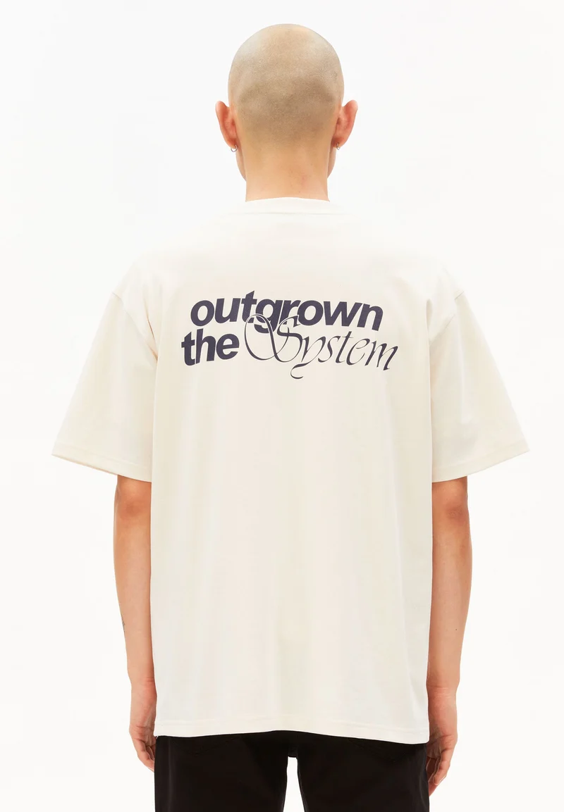 MAARKOS OUTGROWN T-SHIRT | pure