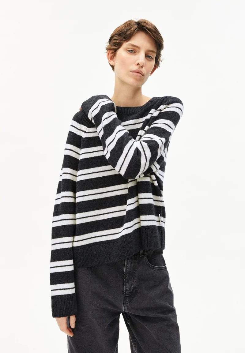 LILIRIAA FINE STRIPES